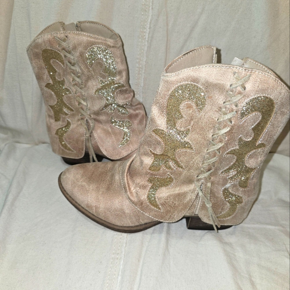 Very G Women's booties, boots 9.5 - Picture 2 of 6